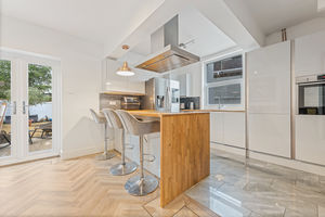 Photo 21- click for photo gallery